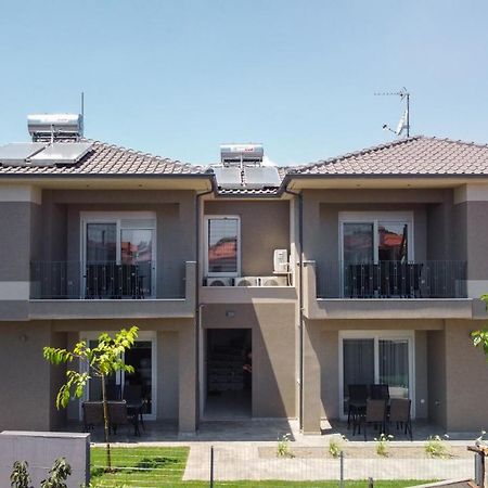 Kasta Family Apartments Никити Екстериор снимка