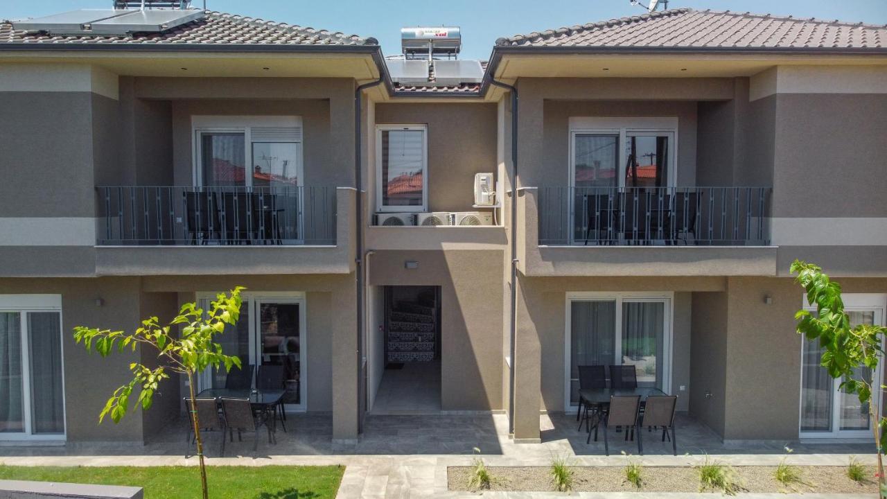 Kasta Family Apartments Никити Екстериор снимка